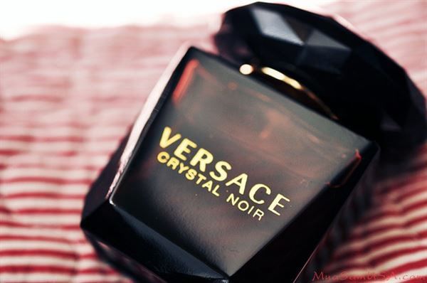 Lịch sử nước hoa Versace Crytal Noir cho Nữ